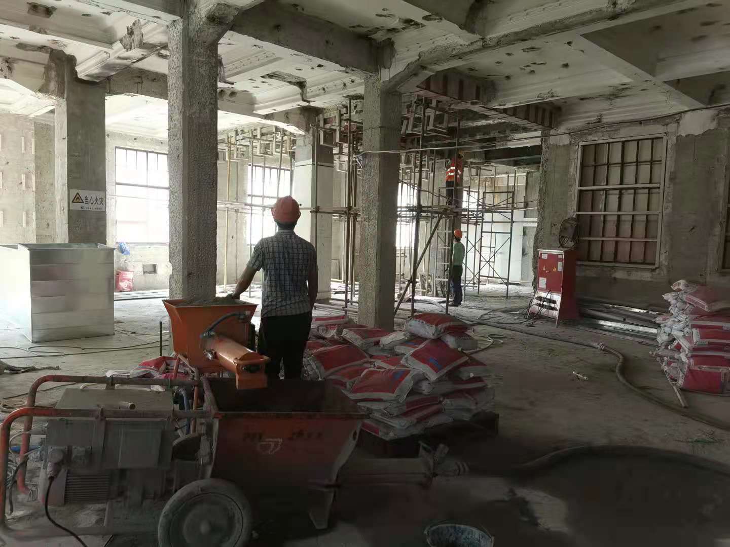 使用Z6尊龙凯时聚合物建补砂浆的时辰要出格把稳！