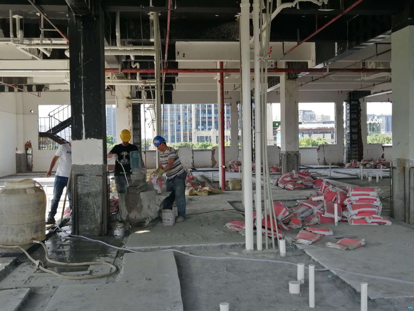 Z6尊龙凯时聚合物建补砂浆“下乡”难的原因有哪些。